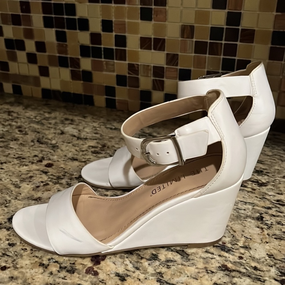Shoes - Picture 4 of 4
